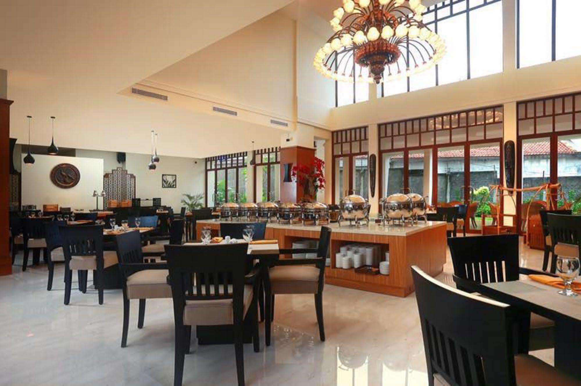 Wimarion Hotel Семаранг Экстерьер фото