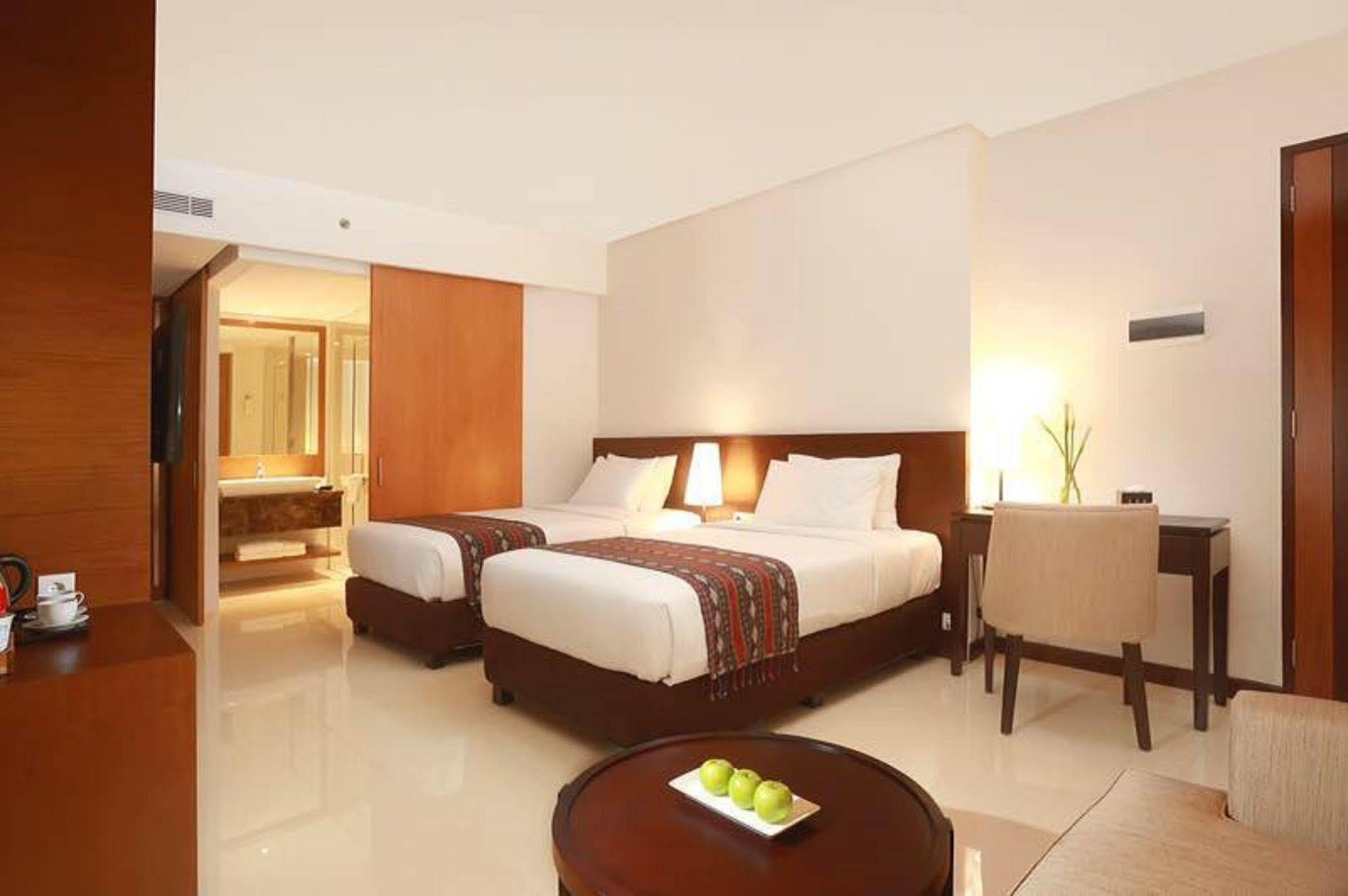 Wimarion Hotel Семаранг Экстерьер фото