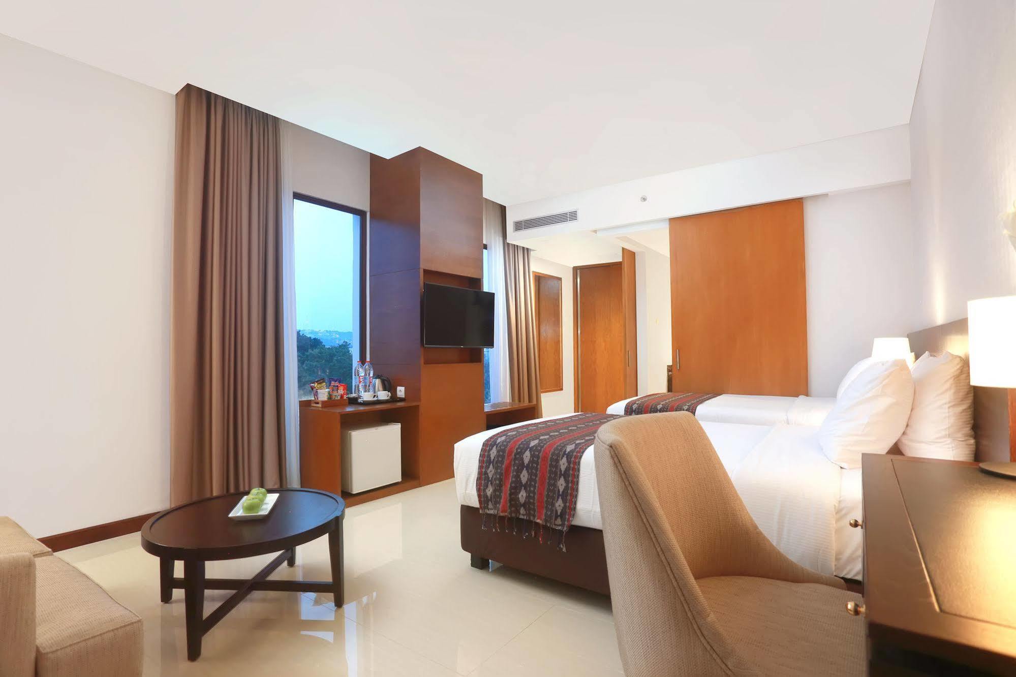 Wimarion Hotel Семаранг Экстерьер фото
